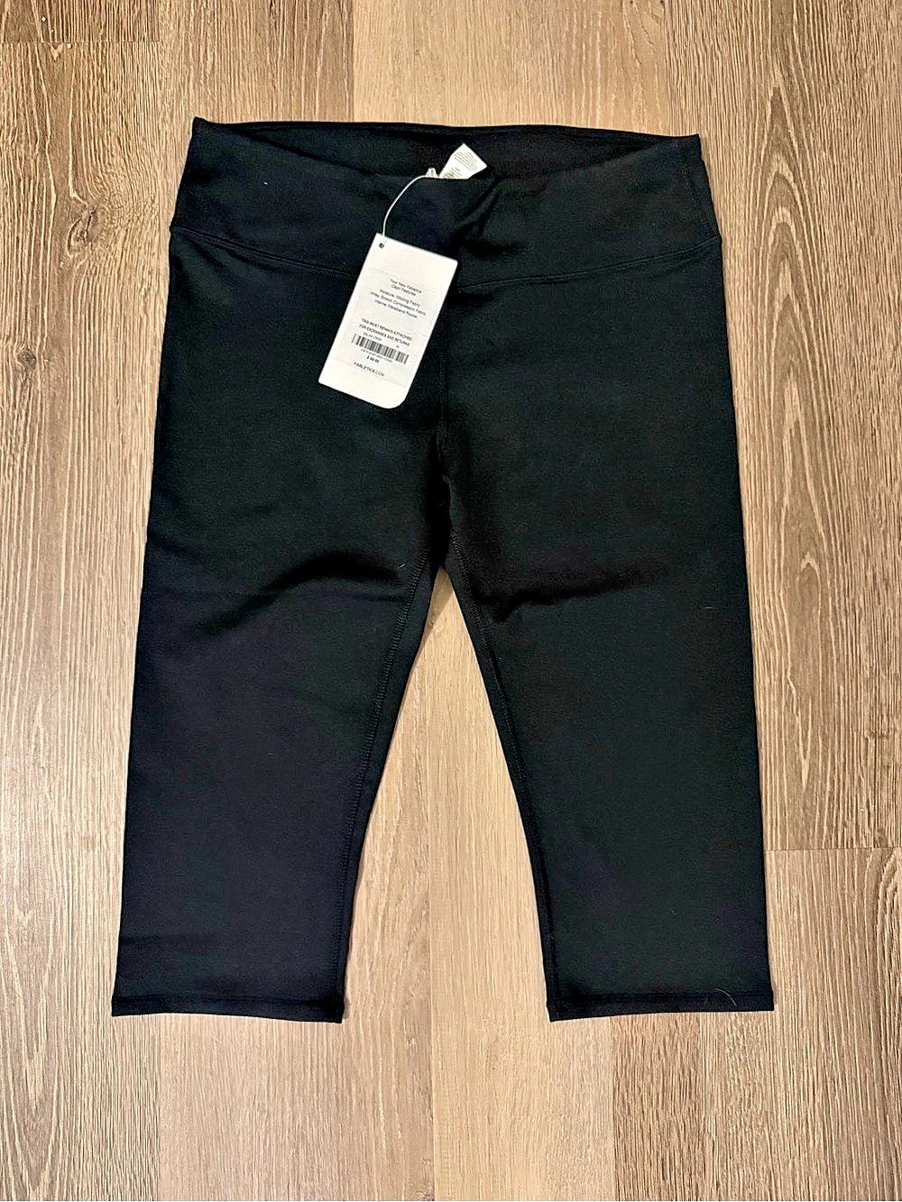 Fabletics Salar Crop Black Capri Athletic Pants